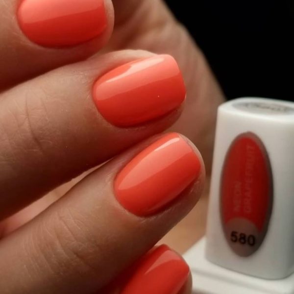 neon-grapefruit-gel-polish